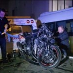 Ataşehir’de Yolcu Servisine Arttan Çarpan Motosiklet Kazası