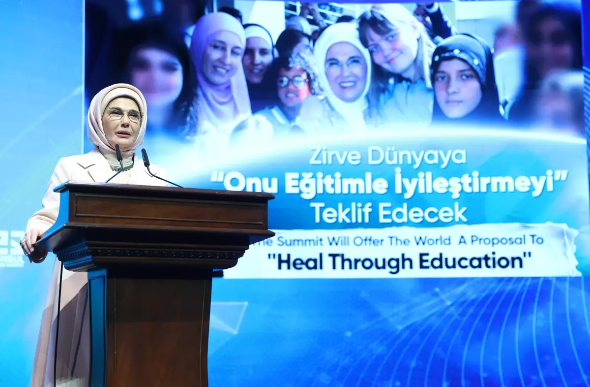 Emine Erdoğan: Gelecek jenerasyonlara adil bir dünya bırakmak boynumuzun borcu Emine Erdoğan: Gelecek jenerasyonlara adil bir dünya bırakmak boynumuzun borcu