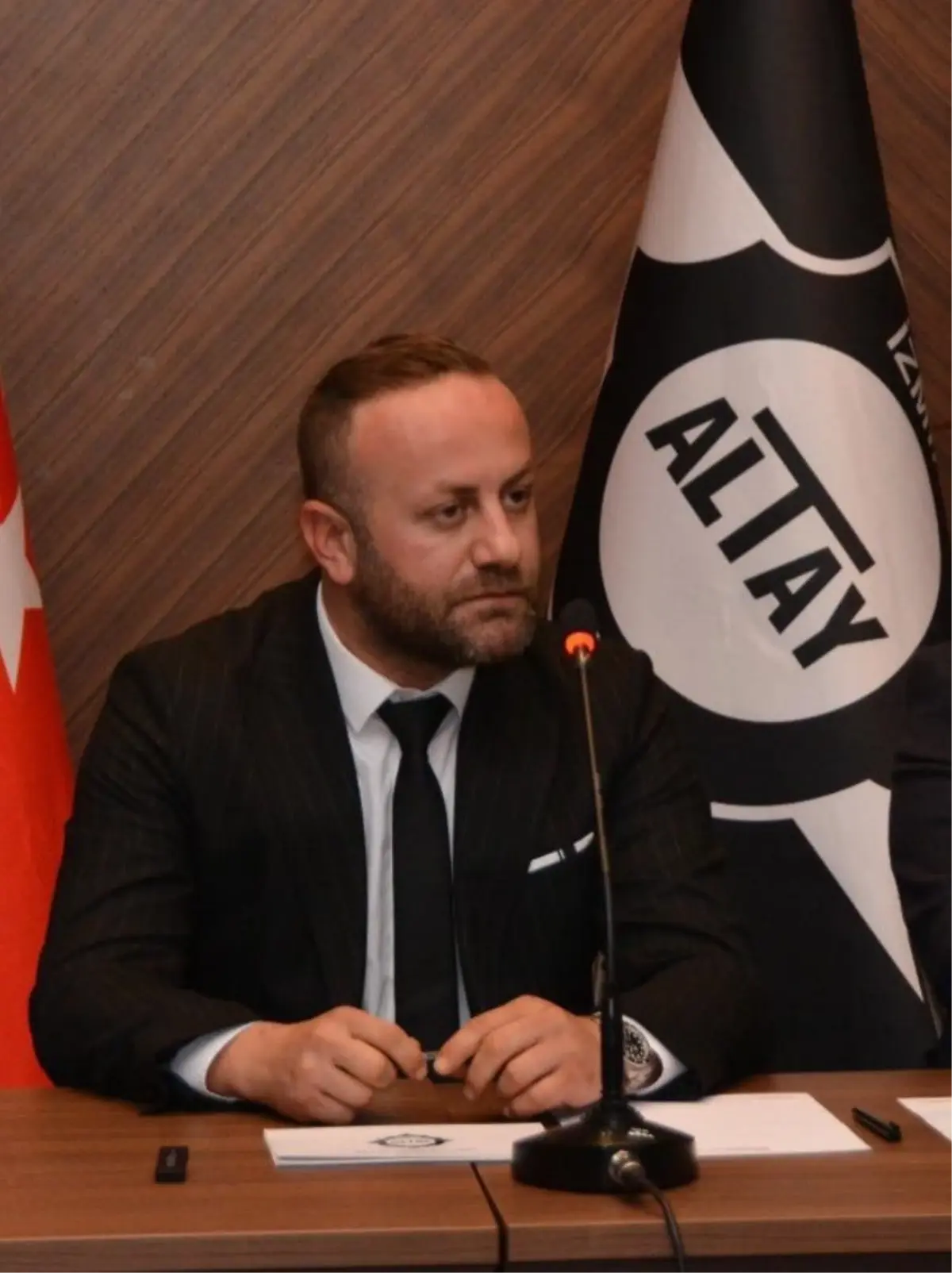 Altay Başkanı Sinan Kanlı’dan görevi bırakma kararı Altay Başkanı Sinan Kanlı’dan görevi bırakma kararı