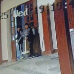 Kadıköy’de mescitteki yardım kutusu çalındı; o anlar kamerada