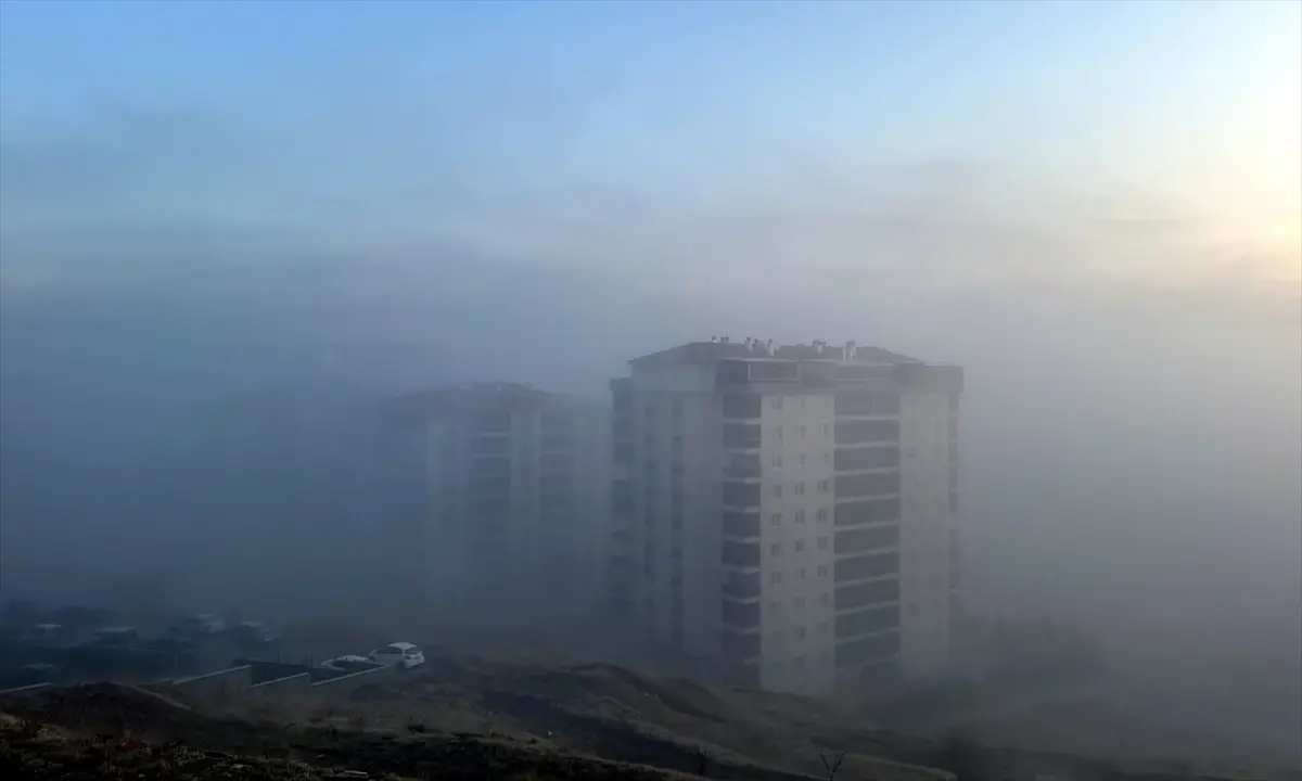“Kilit kavşak” Kırıkkale’de sis tesirli oldu “Kilit kavşak” Kırıkkale’de sis tesirli oldu