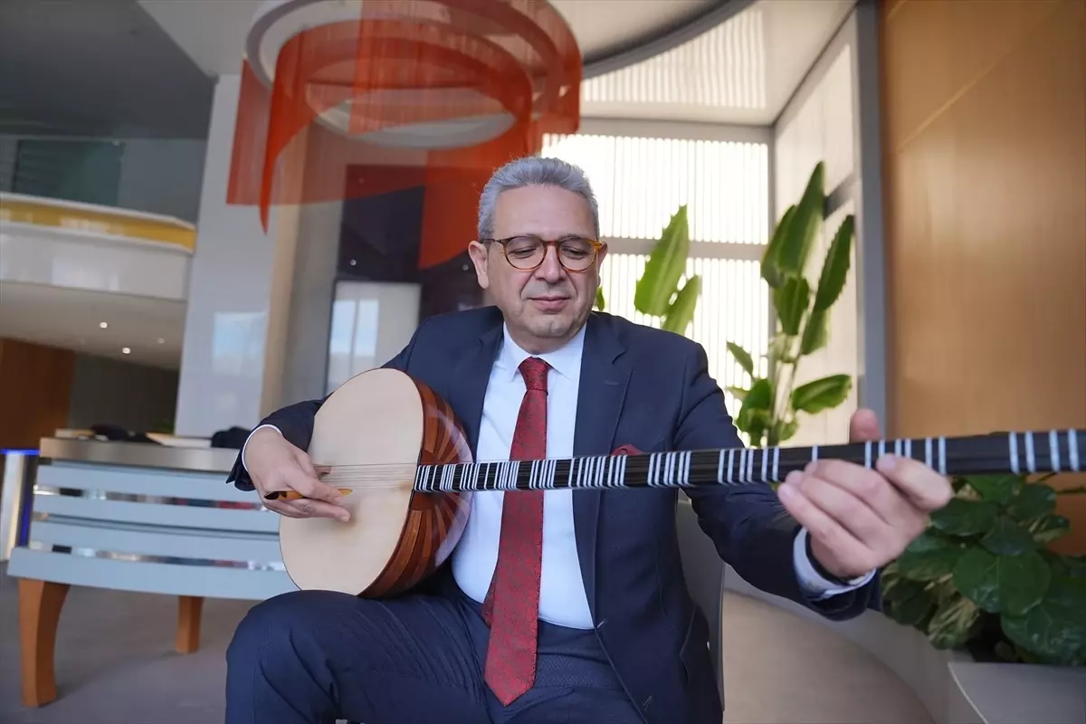Müzisyen Prof. Dr. Murat Salim Tokaç, sanat hayatının 45. yılını geride bıraktı Müzisyen Prof. Dr. Murat Salim Tokaç, sanat hayatının 45. yılını geride bıraktı