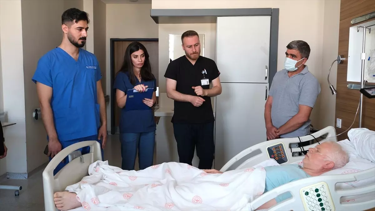 Van’da 47 yaşındaki hasta başarılı aort damar yırtığı ameliyatıyla hayata tutundu
